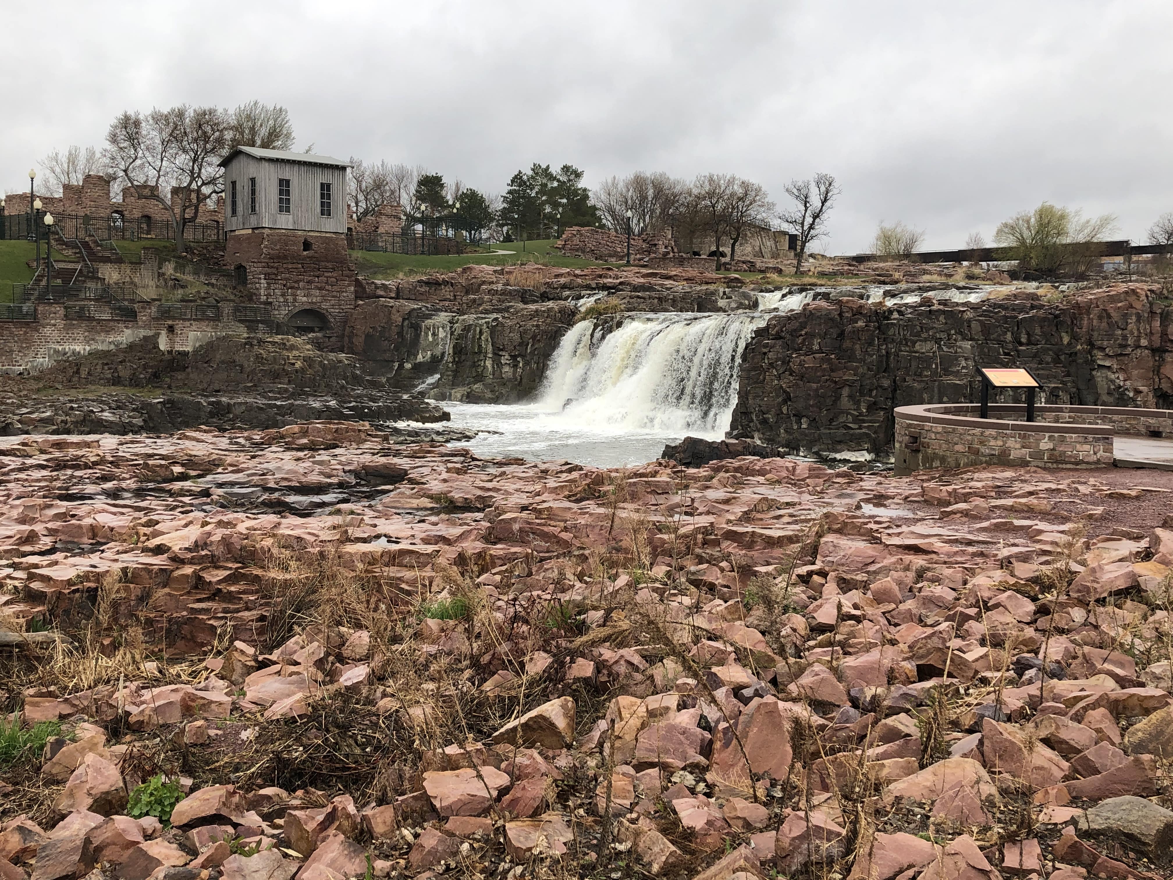 Side view of the upper Sioux Falls
